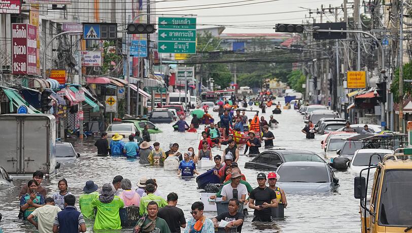 Teile Bangkoks standen tagelang unter Wasser.