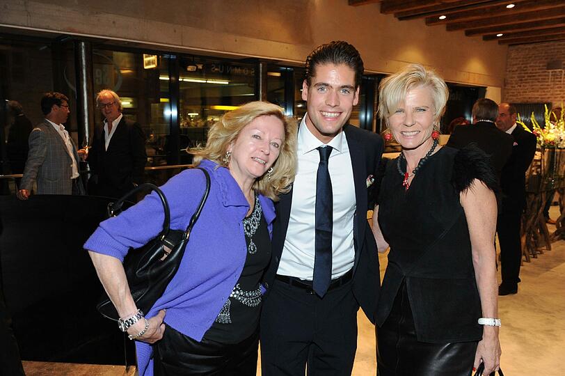 Gisela Hartung, Tommy Golz und Annette Ziererbei der Eröffnung des Betten Concept Store am 29.08.2013 in München.