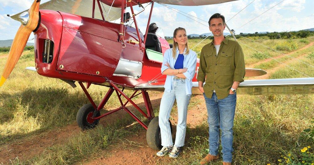 Pahde-und-Silbereisen-berraschende-Traumschiff-Kuss-Szene