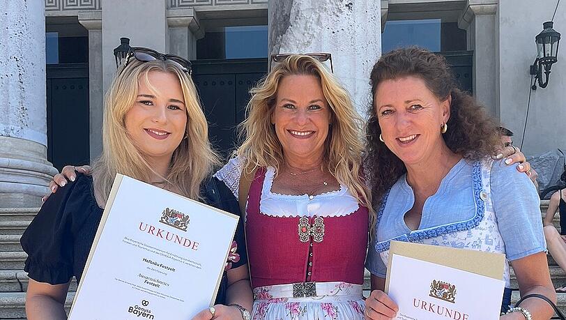 Silja Steinberg zusammen mit Tochter Lilli und Mitarbeiterin und langj&auml;hriger Freundin Angela Ofenstein.