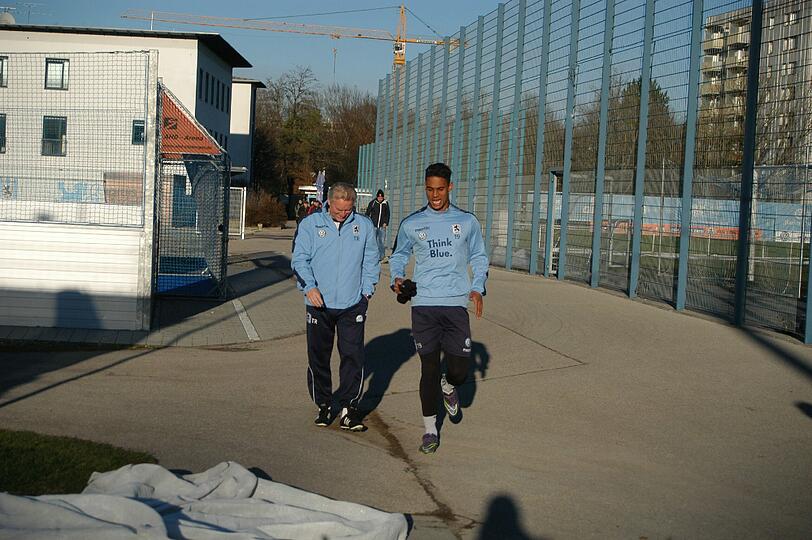 Die Löwen übten bei der Trainingseinheit am Dienstagnachmittag vor allem das Kombinationsspiel.