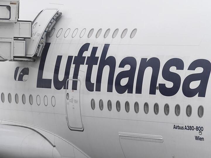 Eine A380 der Lufthansa. Foto: Felix Hörhager/dpa