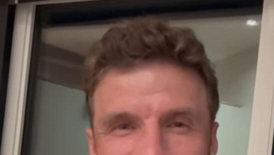 Zeigt Mega-Ausblick über Vancouver: Thomas Müller wohnt in einer Hochhaus-Wohnung. Zeigt Mega-Ausblick über Vancouver: Thomas Müller wohnt in einer Hochhaus-Wohnung.