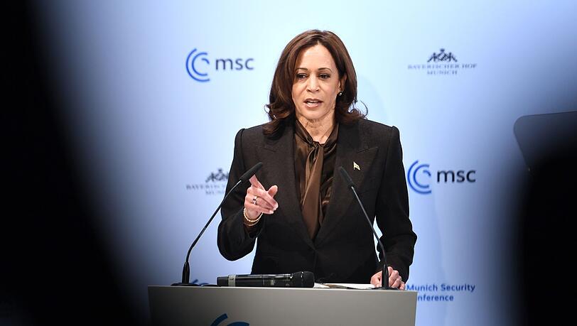Kamala D. Harris, US-Vizepräsidentin, spricht.
