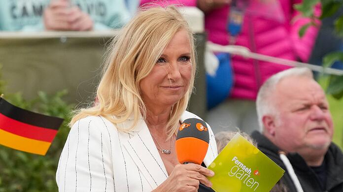 Andrea Kiewel reist extra für ihre "Fernsehgarten"-Moderation von Israel nach Deutschland. Die neueste Ausgabe verpasst sie allerdings.