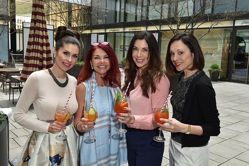 Jeannette Graf, Dr. Cordula Niedermaier-May, Alexandra Polzin und Irina Kull