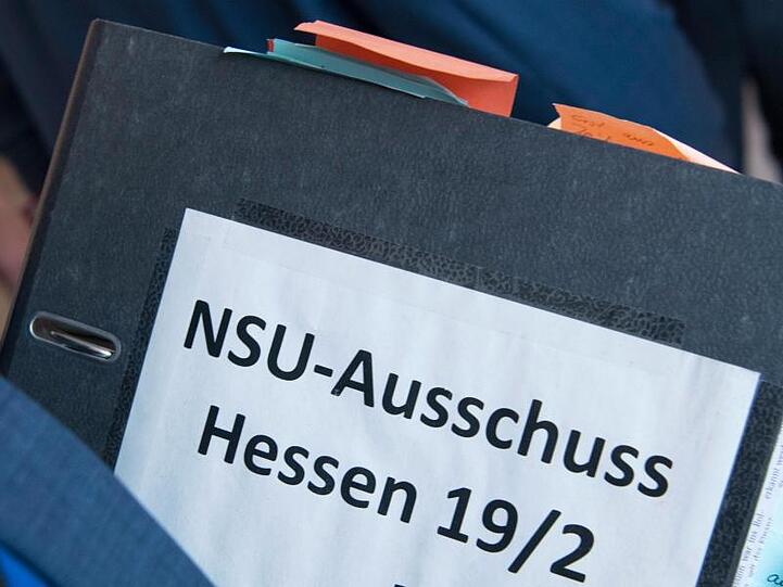 Eine Petition mit mehr als 67.000 Unterschriften fordert die Freigabe der hessischen NSU-Akten.