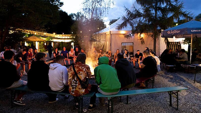 Seit mehr als 50 Jahren bietet das Hostel "The Tent" jungen Leuten aus der ganzen Welt einen Schlafplatz. Damit k&ouml;nnte es bald vorbei sein.