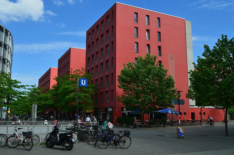 Knallbunte Fassaden in München: Nicht jedem gefällt's. Ein paar Beispiele...