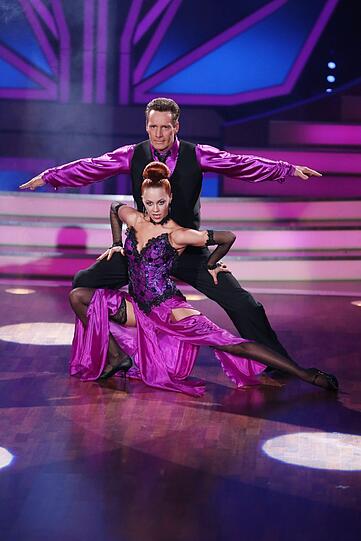 Jürgen Milski (49, 1,79 m) und Oana Andreea Nechiti (25, 1,67 m):
Tango zu "(I Just) Died In Your Arms" von Cutting Crew.