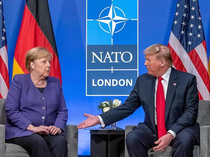 Merkel und Trump Anfang Dezember beim Nato-Gipfel in Watford bei London. Auch hinsichtlich der angespannten Lage im Iran und Irak wolle man in Kontakt bleiben, hieß es von Seiten der Bundesregierung.