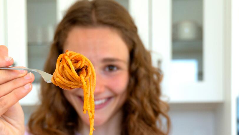 Maya Leinenbach zeigt ihre "Bolo". Maya Leinenbach zeigt ihre "Bolo".