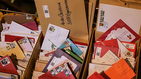 Die Briefe kommen aus aller Welt.