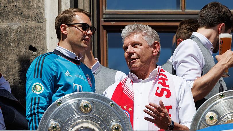 Reiter ist seit seiner Kindheit Bayern-Fan und steht bei Meisterfeiern mit auf dem Rathaus-Balkon (Archiv).