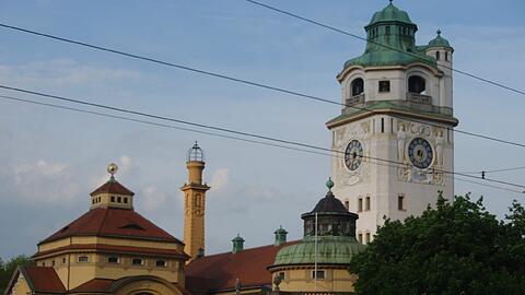 Vom Wiener Platz zum Müller'schen Volksbad führt die Stadtführung am Freitag.