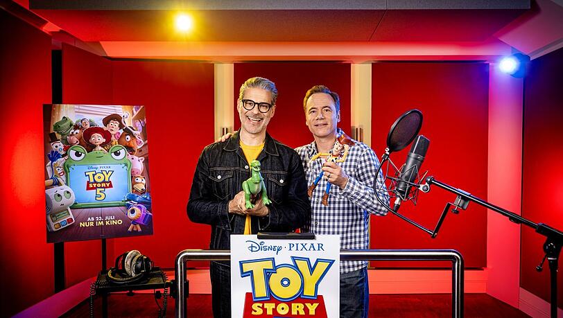 Bekannte Deutsche gaben ihre Stimmen: Michael Bully Herbig (Woody) und Rick Kavanian (Rex, li.). Bekannte Deutsche gaben ihre Stimmen: Michael Bully Herbig (Woody) und Rick Kavanian (Rex, li.).