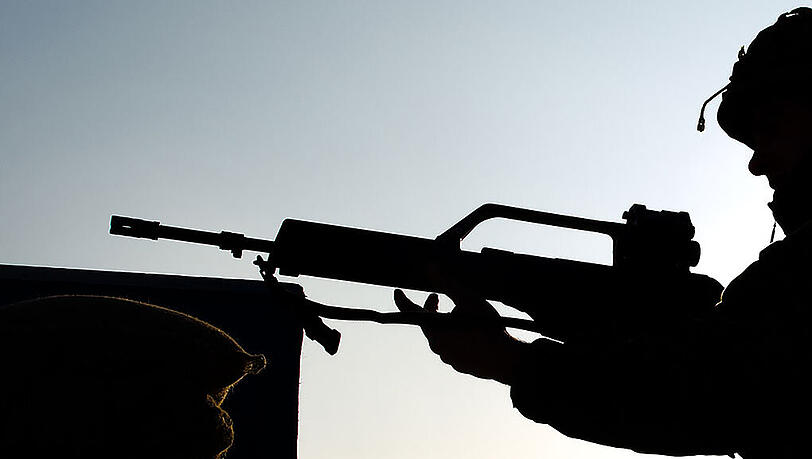Hat das MAD im April 2013 versucht, kritische Berichterstattungen über das mangelhafte Sturmgewehr G36 zu vertuschen? Hat das MAD im April 2013 versucht, kritische Berichterstattungen über das mangelhafte Sturmgewehr G36 zu vertuschen?