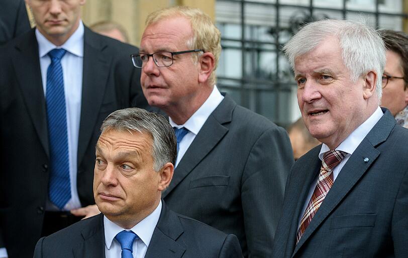 Die Anti-Merkel-Koalition: Viktor Orban (l.) mit Horst Seehofer und CSU-Fraktionschef Thomas Kreuzer.