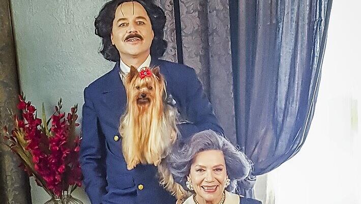 Erstes Foto vom Set: Thomas Schmauser (Rolle: Rudolph Moshammer) und Hannelore Elsner (Rolle: Mama Else)