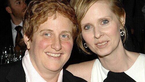 Cynthia Nixon und Christine Marinoni Cynthia Nixon und Christine Marinoni