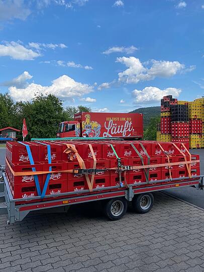 Eine Landjugend aus der Region hat sich noch 250 Kästen von Lang-Bräu gesichert.