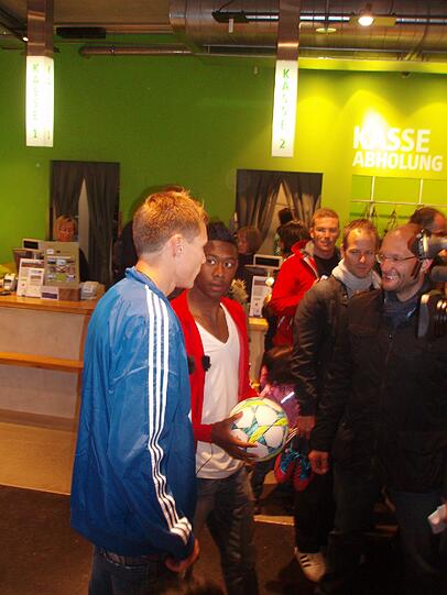 David Alaba und Holger Badstuber machen bei einem Videodreh München unsicher.