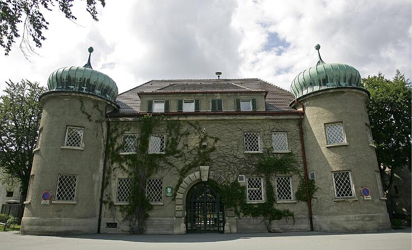 Er wird wohl aber demnächst hinter diesen Mauern sitzen: das Gefängnis in Landsberg