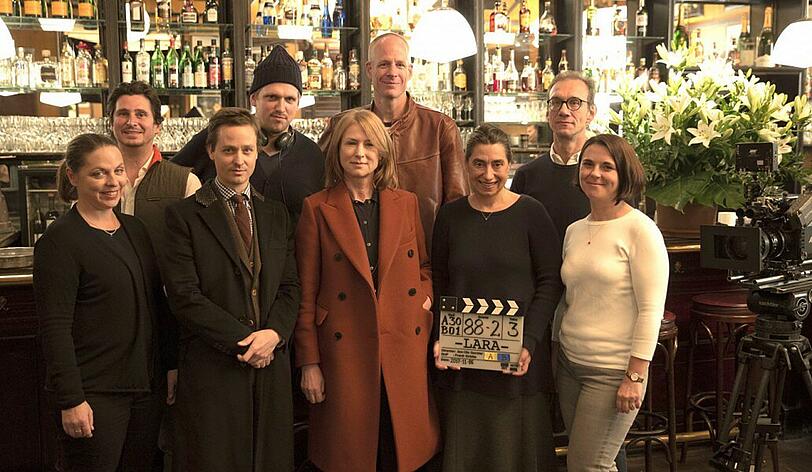 In Berlin fiel die erste Klappe für Jan-Ole Gersters neuen Film "Lara". In der Hauptrolle: Corinna Harfouch (Mitte).