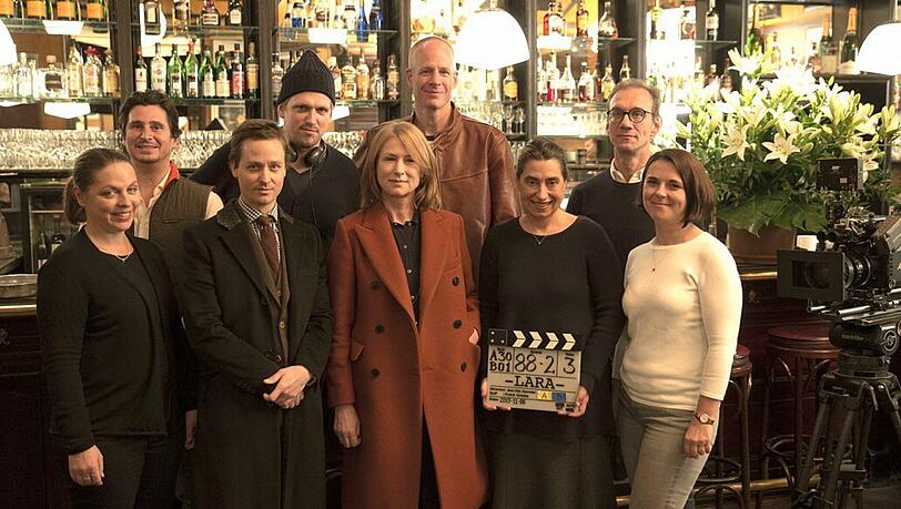 In Berlin fiel die erste Klappe für Jan-Ole Gersters neuen Film "Lara". In der Hauptrolle: Corinna Harfouch (Mitte).