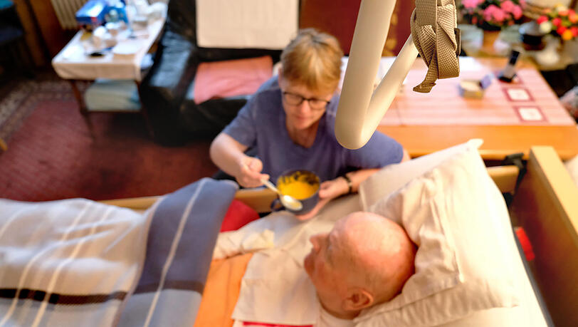 Zwei Drittel aller Demenzerkrankten leben zu Hause und werden von Angehörigen gepflegt.