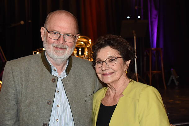 Hans Böhmer ist der Lebenspartner an Monika Baumgartners Seite. Hans Böhmer ist der Lebenspartner an Monika Baumgartners Seite.
