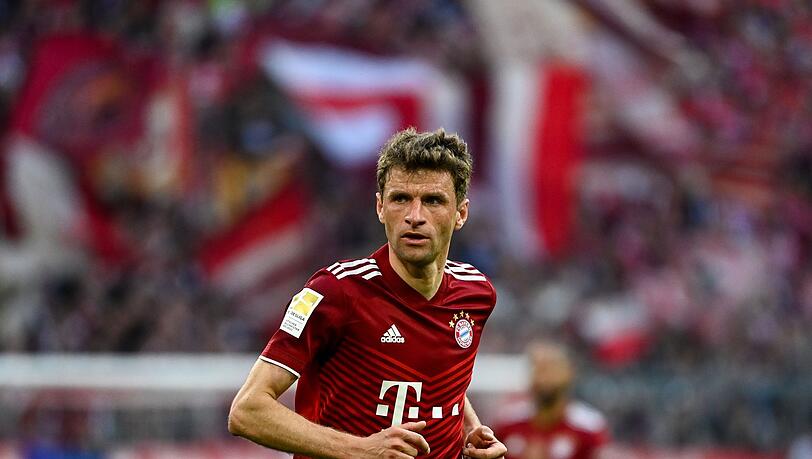 Thomas Müller bleibt dem FC Bayern bis Sommer 2024 treu.