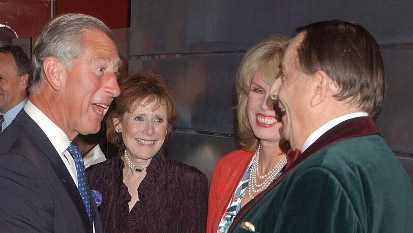 Der heutige König Charles III. (l.) und Barry Humphries trafen in den vergangenen Jahrzehnten mehrfach aufeinander.