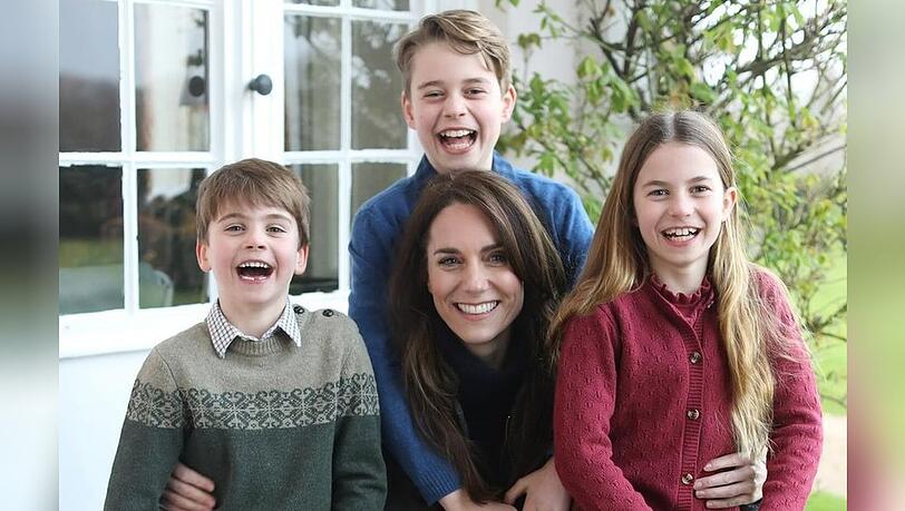 Prinzessin Kate im Kreise ihrer Kinder auf dem manipulierten Muttertags-Foto.