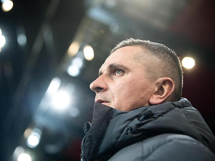 Trainer Mersad Selimbegovic von Regensburg. Foto: Matthias Balk/dpa/Archivbild