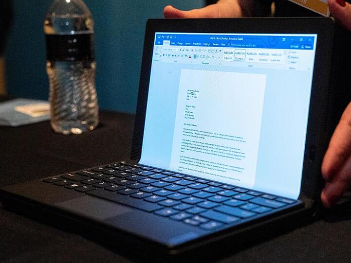 Lenovo bereitet sich mit neuen Geräteklassen auf das Ende des Booms durch Windows 10 vor.