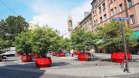 Gr&uuml;ner, ruhiger, einladender: So sieht der Pasinger Marienplatz seit der Umgestaltung aus.