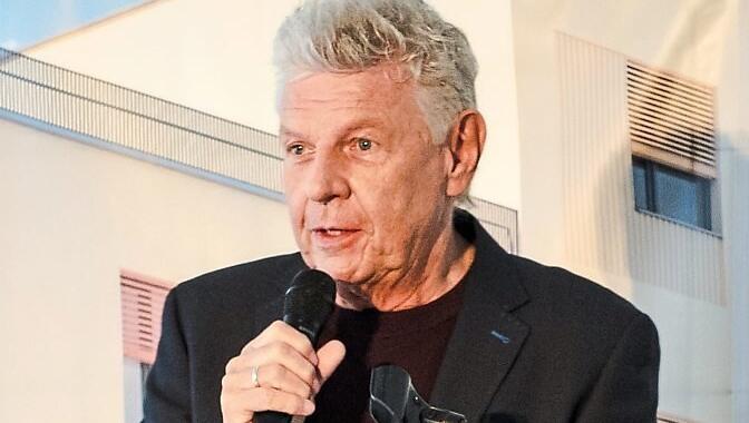 Oberbürgermeister Dieter Reiter beim Spatenstich.