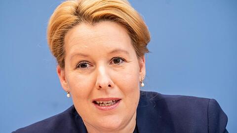 Bundesfamilienministerin Franziska Giffey (SPD) kann ihren Doktortitel behalten.