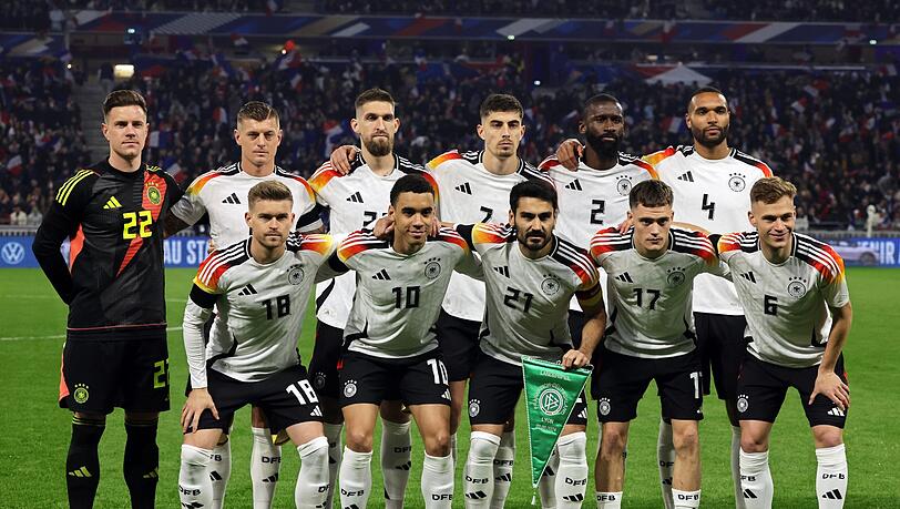 Die deutsche Nationalmannschaft blickt voraus auf das Spiel gegen die Niederlande. Die deutsche Nationalmannschaft blickt voraus auf das Spiel gegen die Niederlande.
