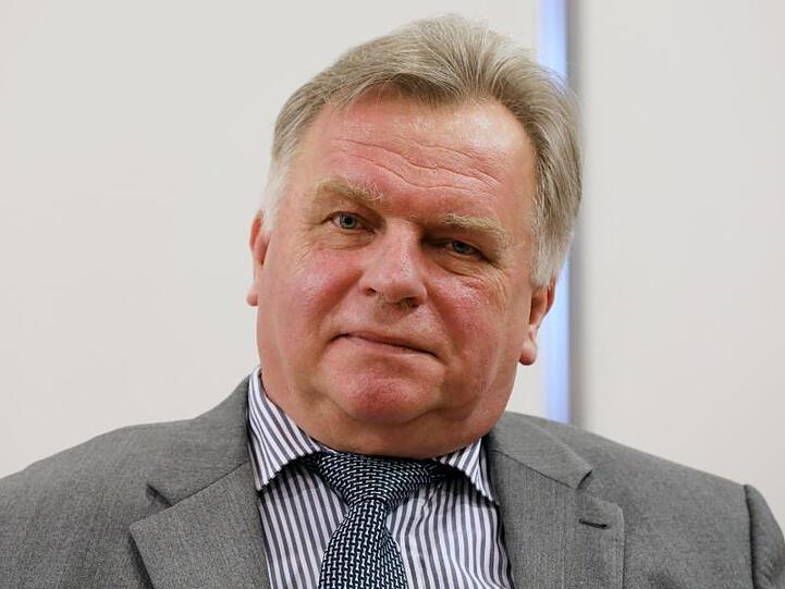 Geht er in den Dschungel oder nicht? Ex-Bundesverkehrsminister Günther Krause (CDU) dementiert.