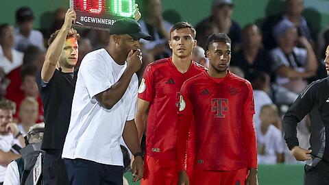 Drei der Gesichter des neuen FC Bayern: Trainer Vincent Kompany und die beiden Star-Neuzugänge Joao Palhinha und Michael Olise.