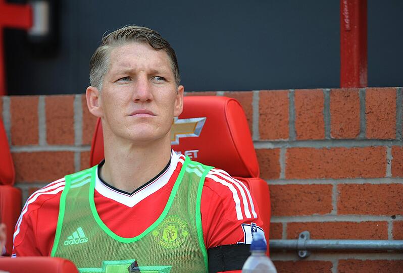 Schweinsteiger musste zum Saison-Auftakt der Premier League zunächst auf der Bank von Manchester United Platz nehmen.