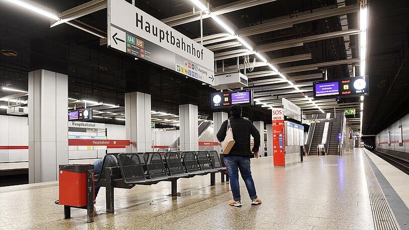 Der Bahnsteig der U1 und U2 am Hauptbahnhof: Hier fahren die U-Bahnen mittlerweile wieder. (Archivbild)