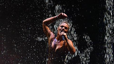 Pink sorgt bei den Brit Awards für Stimmung.