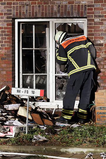 Brandanschlag auf die Mopo: Die Bilder vom Einsatzort der Feuerwehr.
