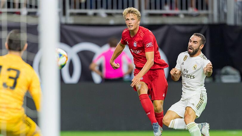 Neuzugang beim FC Bayern: Jann-Fiete Arp (Mi.).