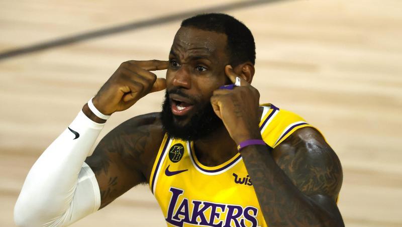 Musste mit den Los Angeles Lakers eine Pleite gegen Oklahoma hinnehmen: LeBron James. Musste mit den Los Angeles Lakers eine Pleite gegen Oklahoma hinnehmen: LeBron James.