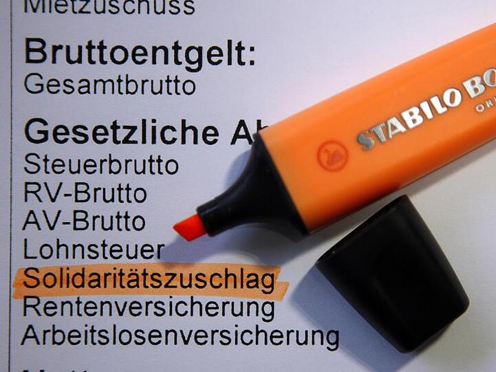 Wie sehr sind die Bürger bereit, für öffentliche Leistungen Steuern und Abgaben zu akzeptieren? In Deutschland stärker als in den meisten anderen Staaten.