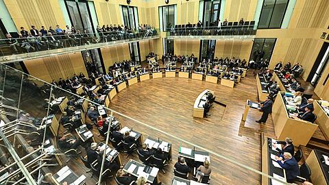 Der Bundesrat segnet Gesetze zum Schutz kritischer Infrastruktur und zur Reform des Luftsicherheitsgesetzes ab. (Archivbild)